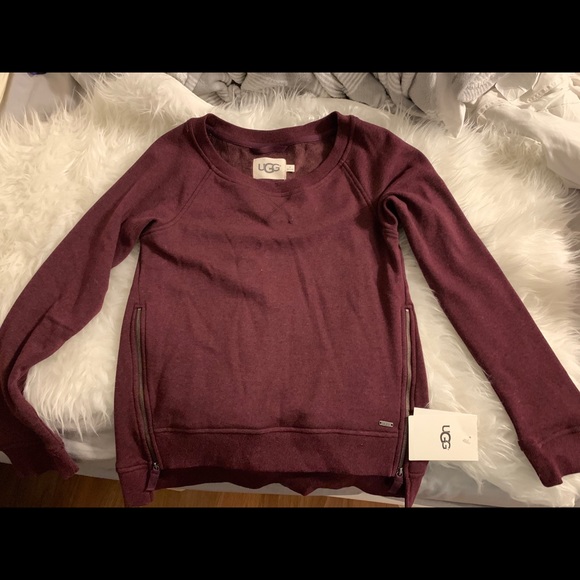 UGG Sweaters - UGG SWEATER SIZE XS BURGUNDY